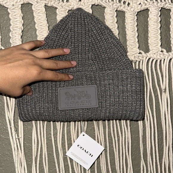 New Coach Beanie - Picture 2 of 4